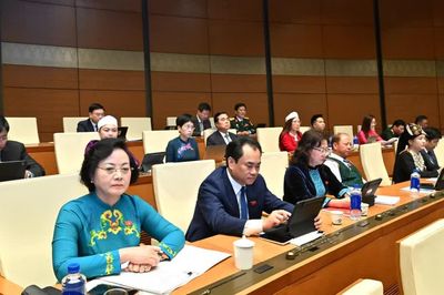 Đoàn Đại biểu Quốc hội tỉnh Lào Cai tham dự Kỳ họp thứ 2, Quốc hội khoá XVI và góp ý hoàn thiện dự án Luật Bưu chính (sửa đổi)