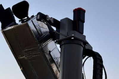 Mỹ phát triển công nghệ sạc pin bằng tia laser trên không cho máy bay không người lái K1000ULE