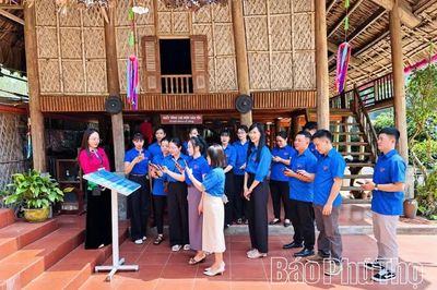 Chuyển đổi số, phát triển du lịch thông minh