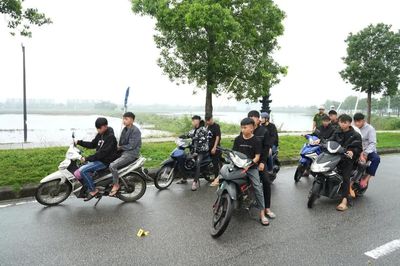 Xử lý nhóm thanh thiếu niên mang tuýp sắt, dao kiếm 'đại náo' đường phố ở Huế