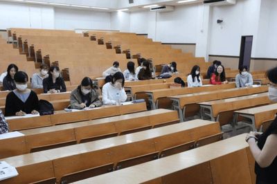 Đại học nữ Nhật Bản buộc phải mở cửa cho nam sinh để tồn tại