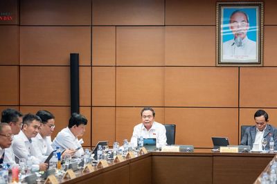 Chủ tịch Quốc hội Trần Thanh Mẫn: Chuyển mạnh sang cho vay dựa trên dòng tiền, dữ liệu