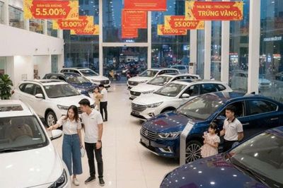 Vì sao người Việt thường mua ô tô vào những tháng giáp Tết?