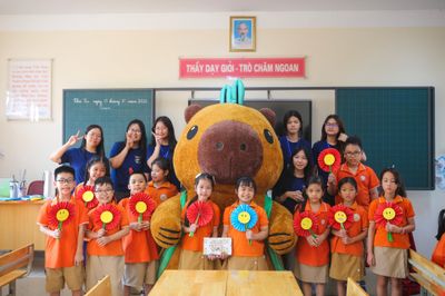 'Dệt Sắc Đan Mây': Khi những cuốn sách trở thành nhịp cầu sẻ chia