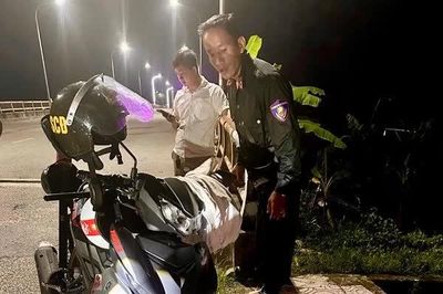 Tổ tuần tra 785 Công an TP Huế cứu sống nam thanh niên nhảy sông tự vẫn