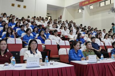 Chiến dịch 'Không một mình 2026 - Phòng, chống xâm hại trực tuyến' tại Trường Cao đẳng Cao Bằng