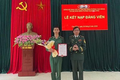 Kết nạp 35 đảng viên mới trong lực lượng Bộ đội Biên phòng