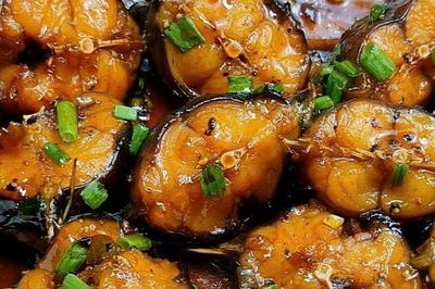 Loại cá có lớp da nhớt, nhiều người chê bẩn không mua: Chợ Việt bán quanh năm, đem kho với thứ quả quen thuộc ngon bất ngờ