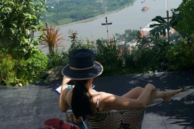 Hồng Nhung tuổi 56 diện bikini, tận hưởng cuộc sống ở căn penthouse rộng 650 m²