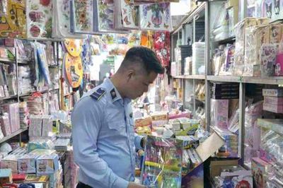 Đồ chơi 'bánh bao' nhập lậu: Khi nào người bán bị xử lý hình sự?