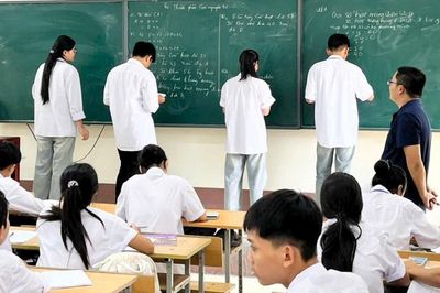 Thời gian giữ hạng khi xét thăng hạng giáo viên được tính thế nào?