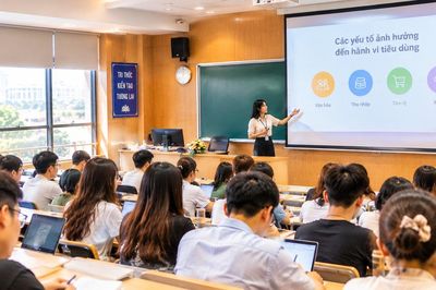 Bộ Giáo dục yêu cầu siết lạm phát điểm số và cấm hạ chuẩn
