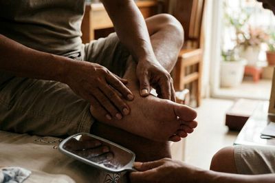 Ngoài đường huyết, người mắc đái tháo đường cần theo dõi những chỉ số nào tại nhà?