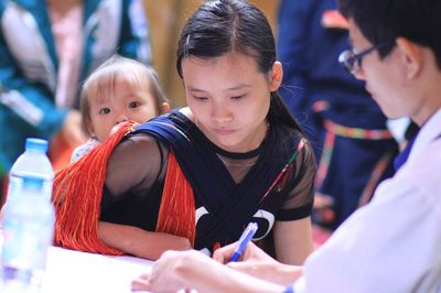 Tăng phụ cấp đặc thù, nhân viên y tế dự phòng yên tâm công tác
