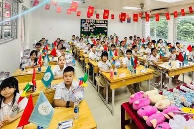 Các khoản thu trong trường học: Đâu là tự nguyện, đâu là bắt buộc?