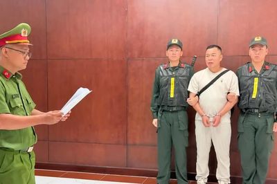 Khởi tố Tôn Bằng - chồng cũ Hằng 'Du Mục'