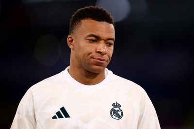 Thắng kiện PSG, Mbappe bị chính luật sư đòi nợ