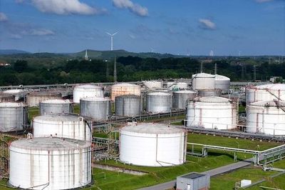 Nỗ lực hạ nhiệt giá dầu của IEA