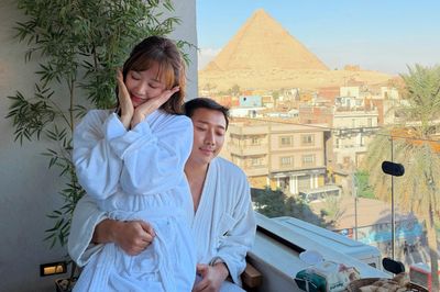 Nơi ăn sáng nhìn ra kim tự tháp Ai Cập của Trấn Thành - Hari Won