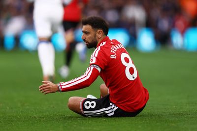Leeds 1-1 MU: Hàng thủ mắc lỗi