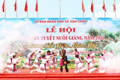 Suối Giàng mùa lễ hội, nơi hương trà kể chuyện núi rừng