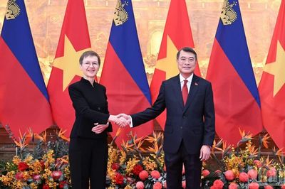 [Ảnh] Thủ tướng Lê Minh Hưng chủ trì lễ đón Thủ tướng Công quốc Liechtenstein Brigitte Haas