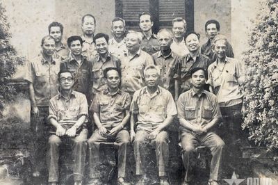 Ba tôi và những vị tướng nổi tiếng ở Thanh tra Quân đội