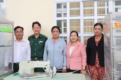 Xã An Thới Đông vận động hơn 850 triệu đồng chăm lo người nghèo