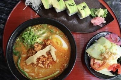 Nepal, vùng đất của đỉnh Everest… và sushi