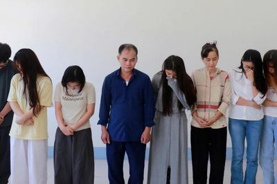 Đường dây sản xuất thuốc giả thu lợi 5 tỷ đồng, bán cho hàng nghìn người qua KOL và hội nhóm