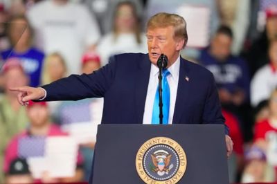 Tổng thống Mỹ Trump nói Google từng phớt lờ ông, giờ phải khúm núm