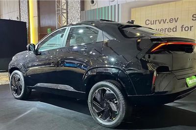 Xe điện Tata Curvv EV mới nhận đã lỗi cổng sạc, hãng và đại lý phải bồi thường cho khách