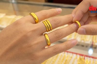 Giá vàng sáng 18/10: Giảm 1,2 triệu đồng/lượng so với đầu tuần