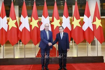 Chủ tịch Quốc hội Trần Thanh Mẫn hội kiến Tổng thống Thụy Sĩ