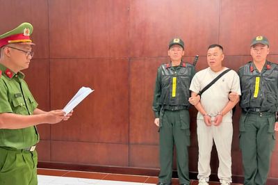 Chồng cũ Hằng Du Mục bị bắt giam vì liên quan đến sản phẩm táo đỏ