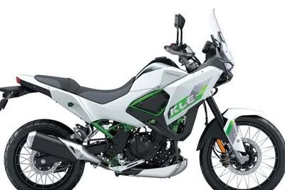 Môtô địa hình động cơ 2 xi lanh, trang bị ấn tượng, giá hơn 200 triệu đồng