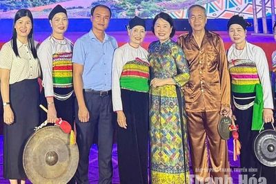 Những đóa hoa vùng cao lan tỏa bản sắc văn hóa dân tộc