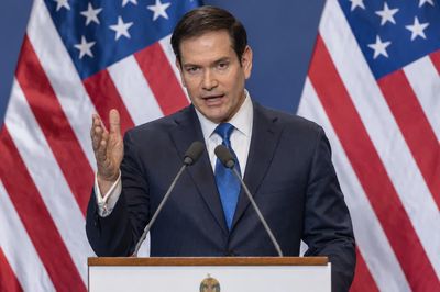 Ngoại trưởng Mỹ nêu lý do ông Trump hoãn trừng phạt Nga trong 60 ngày