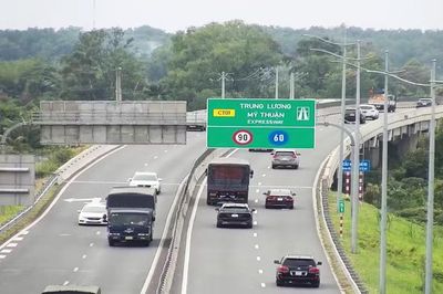Tuyến cao tốc nào cần rà soát, lắp đặt biển báo xác định khoảng cách xe?