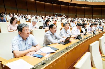 Đoàn Đại biểu Quốc hội thành phố Đồng Nai tích cực thảo luận về tình hình phát triển kinh tế - xã hội