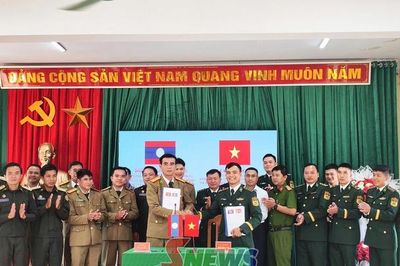 Trạm kiểm soát biên phòng tổ chức Lễ ký kết nghĩa với lực lượng vũ trang đối đẳng phía đối diện nước CHDCND Lào