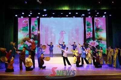 Chương trình nghệ thuật 'Phụ nữ Việt Nam khát vọng vươn xa'