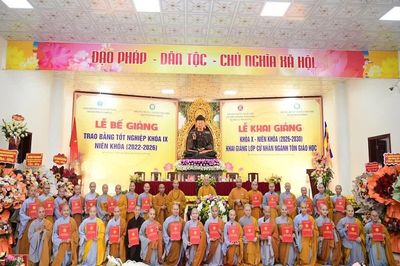 Hải Phòng: Trường Trung Cao đẳng Phật học thành phố trao bằng tốt nghiệp khóa IX và khai giảng khóa X