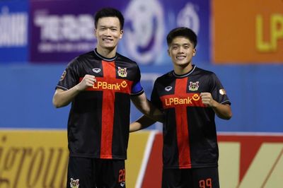 V-League: Ninh Bình thắng kịch tính HAGL