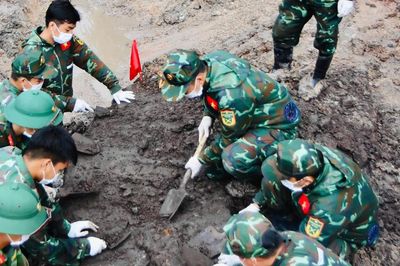 TP. Hồ Chí Minh: Xử lý hơn 650m³ đất, tìm kiếm hài cốt liệt sĩ tại Công viên Lê Thị Riêng