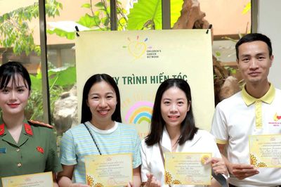 Hơn 1.175 mái tóc được trao gửi tại 'Trạm tóc ước mơ' 2026: Để những cô gái chiến đấu với ung thư được soi gương và mỉm cười