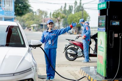 Kinh doanh xăng dầu: Bớt rào cản, siết minh bạch