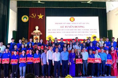 Hội Khuyến học Tuyên Quang tuyên dương, trao học bổng Tân Trào tiếp sức đến trường cho 110 em học sinh, sinh viên vượt khó