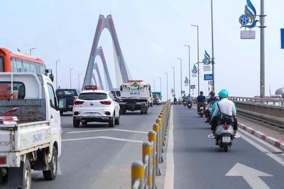 Xe phía trước bất ngờ giảm tốc, tài xế có bị phạt lỗi không giữ khoảng cách?