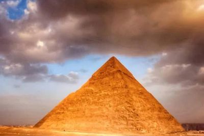 Tọa độ Đại Kim tự tháp Giza trùng khớp tốc độ ánh sáng: Lại một bí ẩn nữa?
